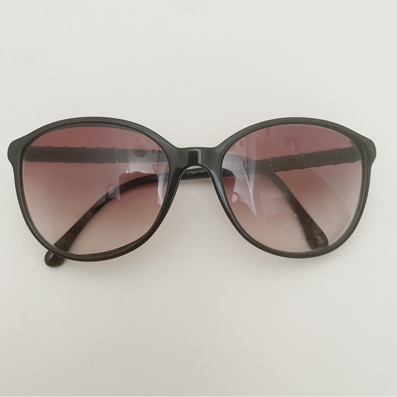 CHANEL black sunglasses with case - Picture 7 of 8